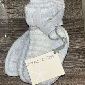 Barefoot dreams infant socks